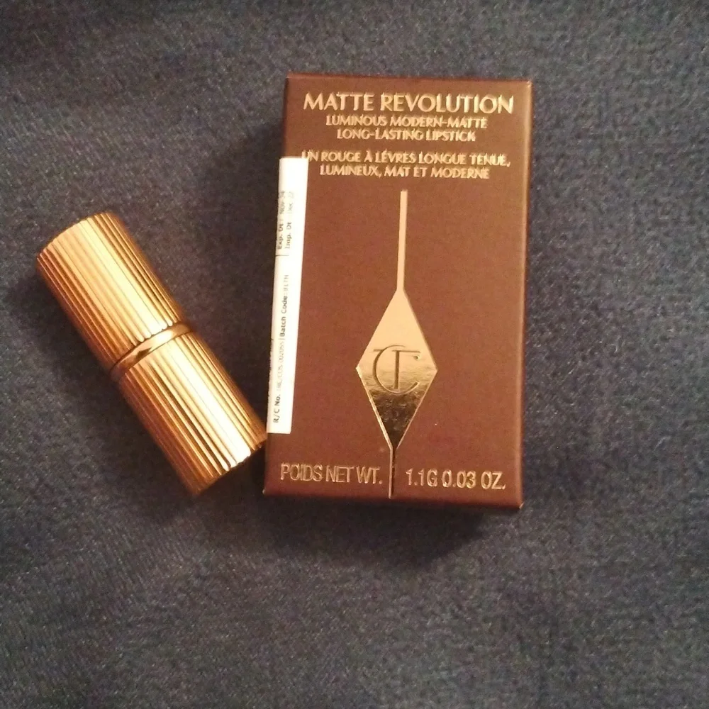 Charlotte Tilbury matt revolution lipstick mini - Picture 1 of 2